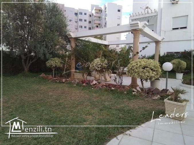 A vendre chez notre agence LEADERS_IMMO un Appartement S+3 situé à L'aouina Cité el wahat