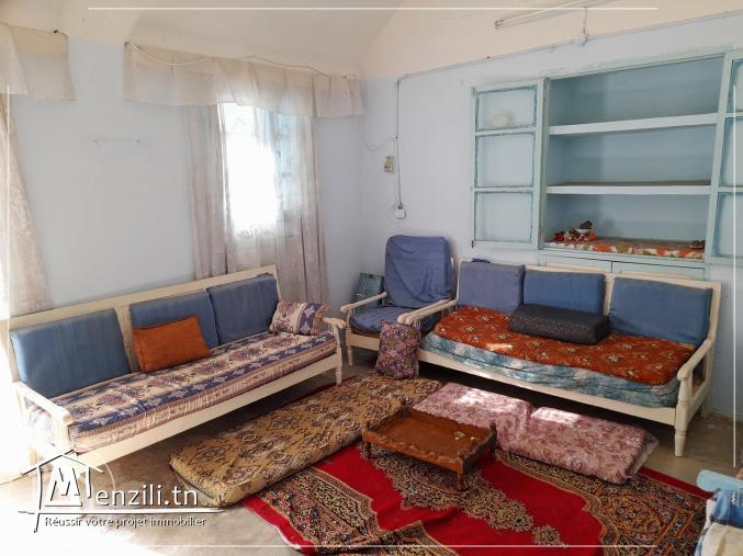 للبيع بقليبية دار عربي كبيرة تفتح على 2 طرقات