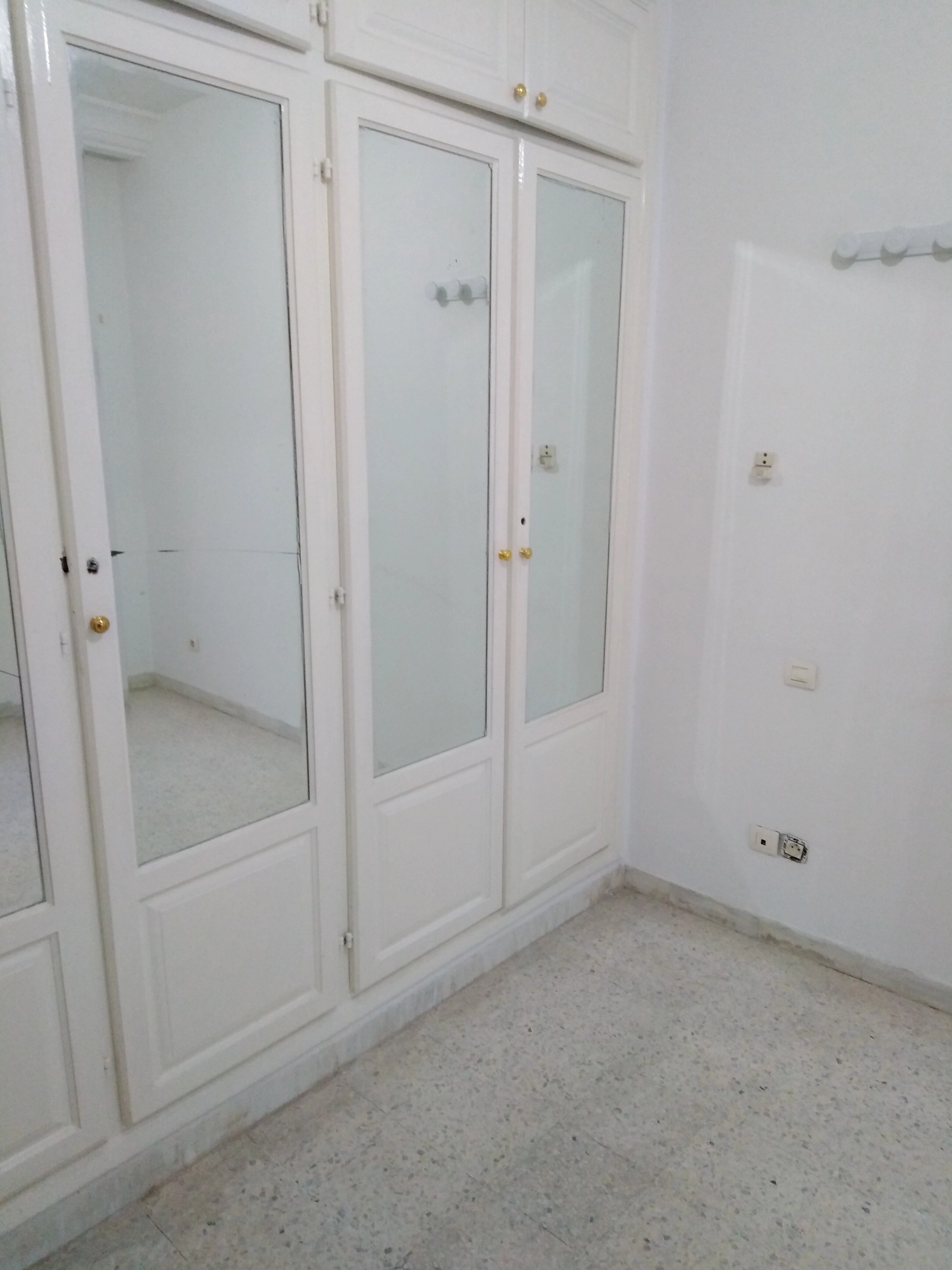 A vendre S+1 cité wahat