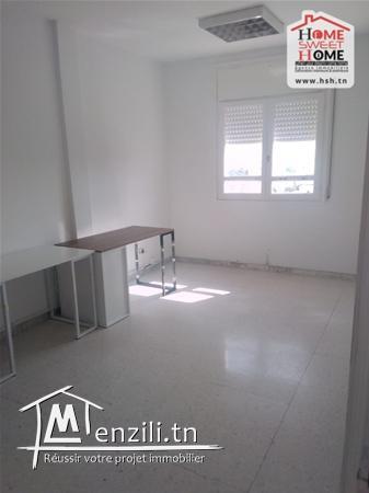 Bureau Allison  à Vendre à Montplaisir