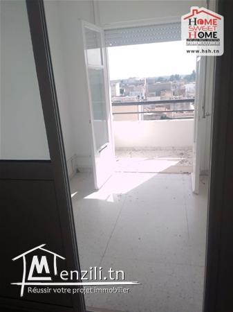 Bureau Allison  à Vendre à Montplaisir