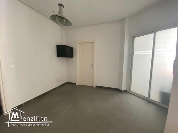 A louer un beau bureau de 146m² au lac2