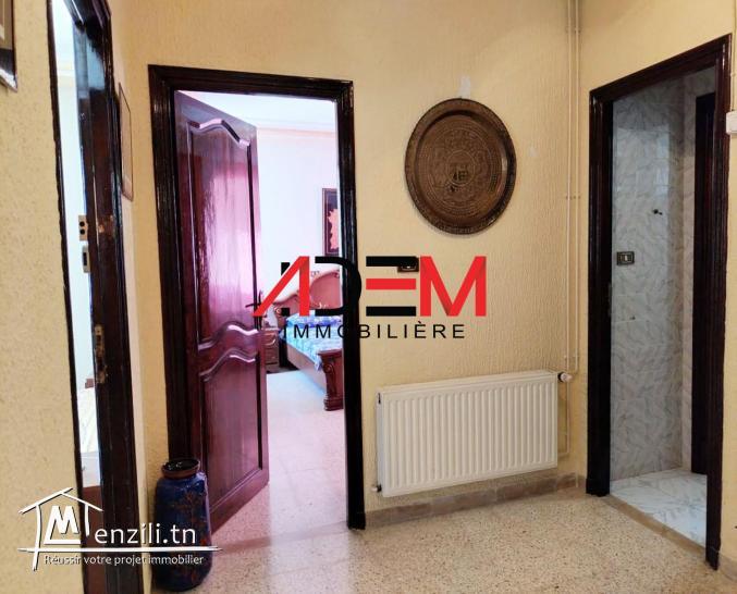 Maison bâtie sur un terrain de 391 m²