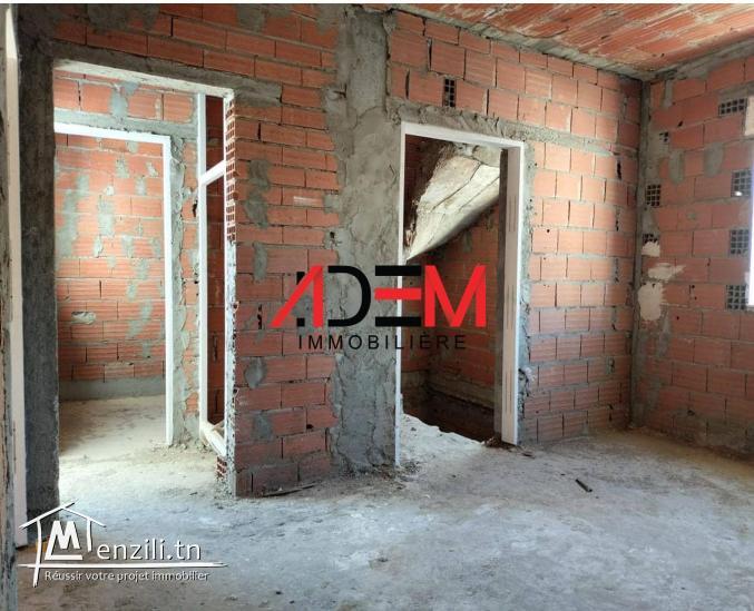 Petit immeuble de type R2 inachevée