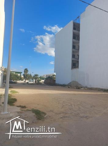 Terrain commercile vocation R+5 à sahloul pre sou9 sebt