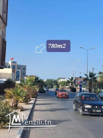 Terrain commercile vocation R+5 à sahloul pre sou9 sebt