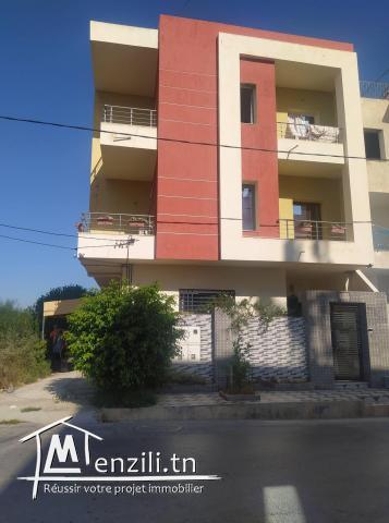 Immeuble de 6 appartements et un duplex à vendre au Bardo