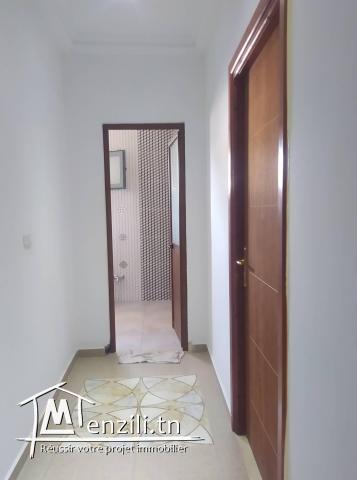 Immeuble de 6 appartements et un duplex à vendre au Bardo