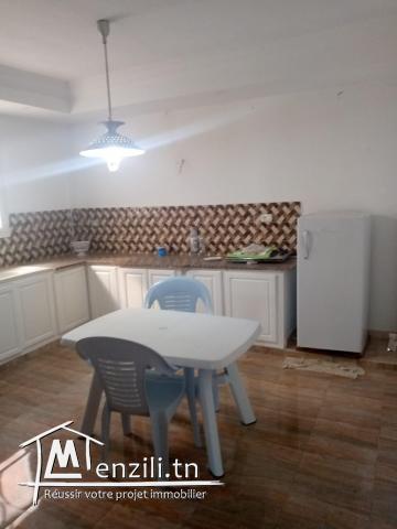 maison de 2 étages avec garage