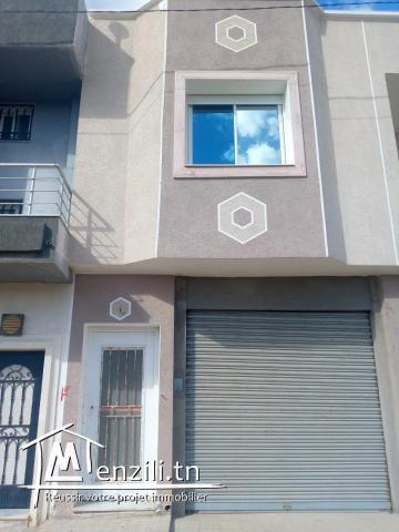 maison de 2 étages avec garage