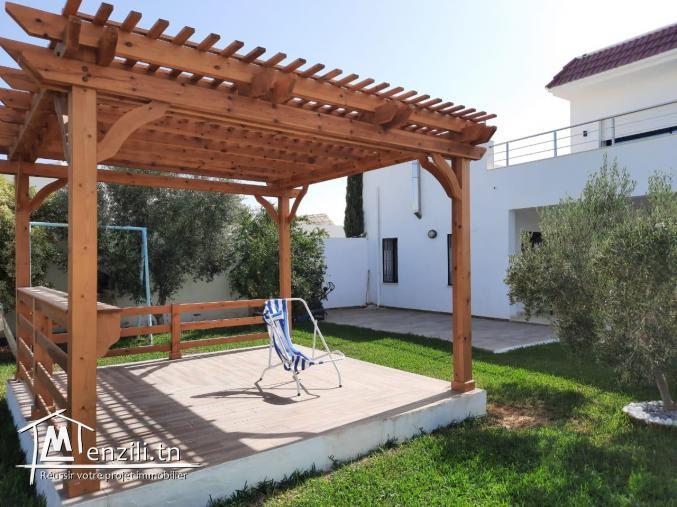 Villa avec piscine sur 1000m² de terrain