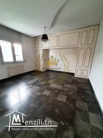 Location – Villa S+4 avec un jardin à la Soukra