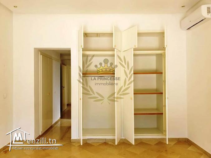 Location –Villa S+4 au Golf de Gammarth