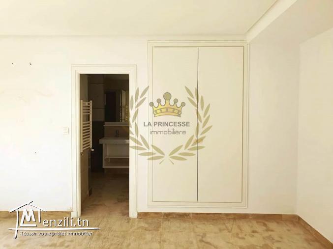 Location –Villa S+4 au Golf de Gammarth