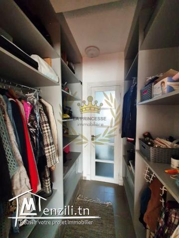 Vente - Duplex S+4 ave piscine à la Marsa