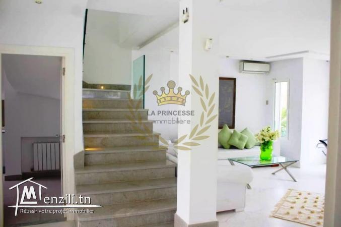 Location - Duplex S+3 meublé à Gammarth