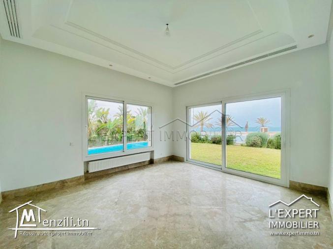 Villa vue sur mer à la marina de Gammarth