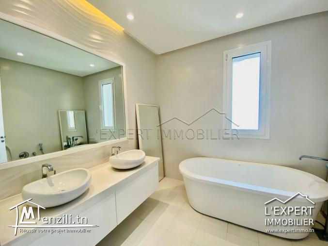 Villa vue sur mer à la marina de Gammarth