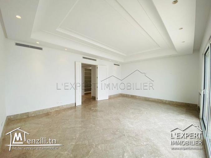 Villa vue sur mer à la marina de Gammarth