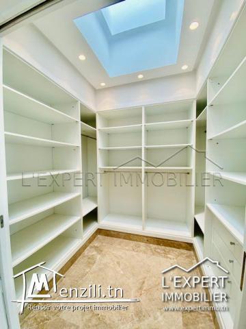 Villa vue sur mer à la marina de Gammarth