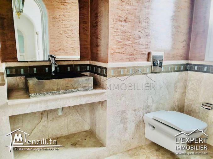 Villa S+5 avec piscine à la marsa