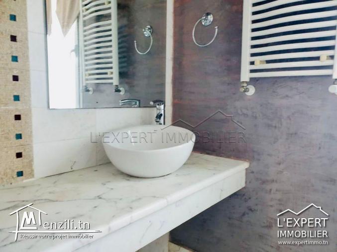 Villa S+5 avec piscine à la marsa