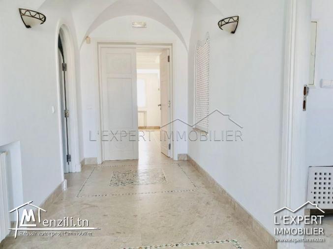 Villa S+5 avec piscine à la marsa