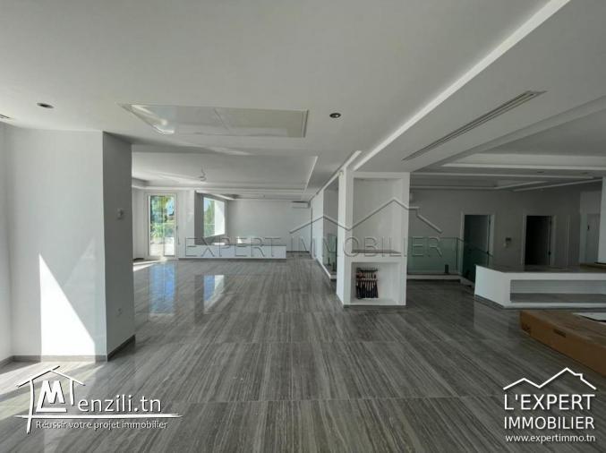 Villa neuve haut standing avec piscine à Gammarth Supérieur