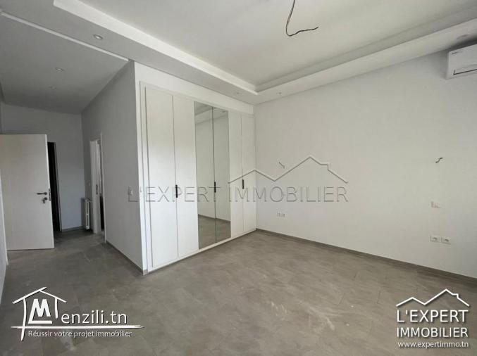 Villa neuve haut standing avec piscine à Gammarth Supérieur