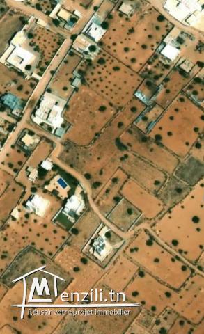 À saisir terrain zone urbaine 2100m2 87000dt