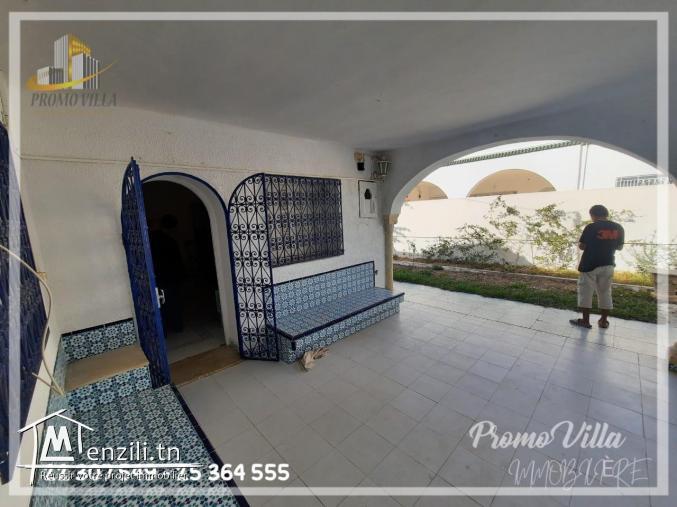 A vendre un Bungalow S+2  à 100 m de la plage