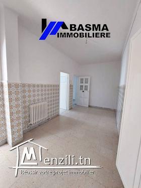 Un étage de villa S+3 à louer à Jawhra