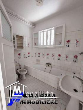 Un étage de villa S+3 à louer à Jawhra