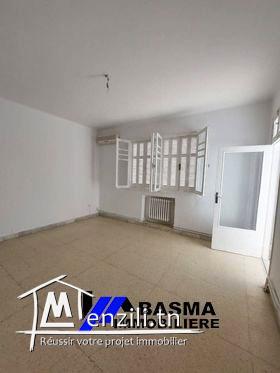 Un étage de villa S+3 à louer à Jawhra