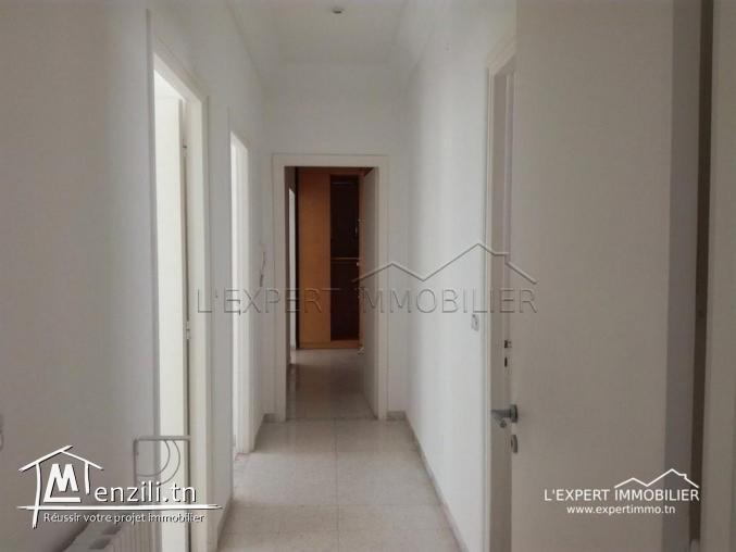 Villa plain pied avec piscine à Carthage