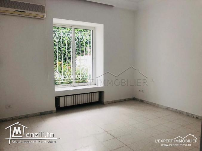 Villa plain pied avec piscine à Carthage