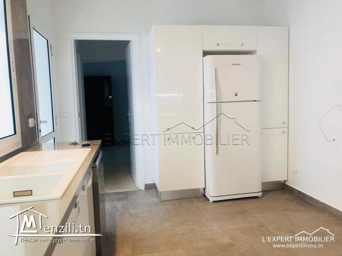 Villa plain pied avec piscine à Carthage