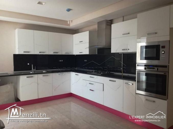 Duplex haut standing avec piscine à la marsa