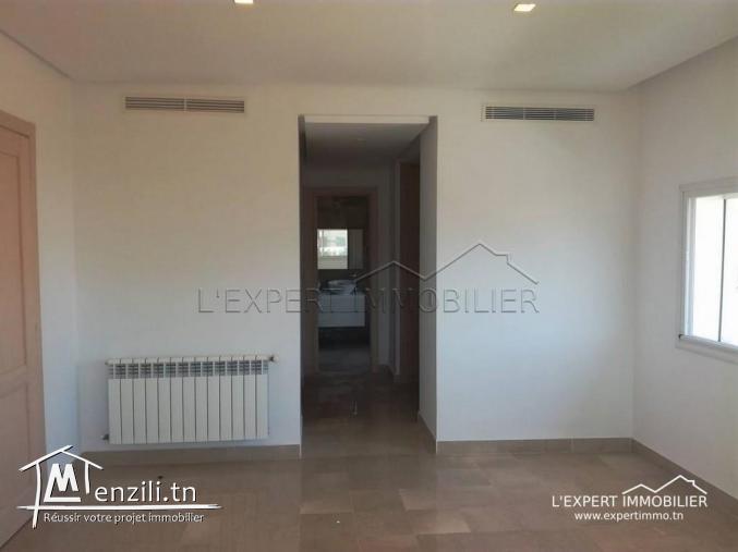 Duplex haut standing avec piscine à la marsa