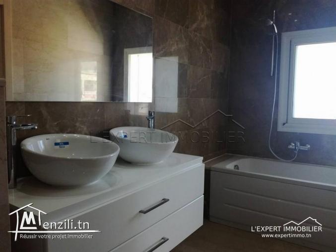 Duplex haut standing avec piscine à la marsa