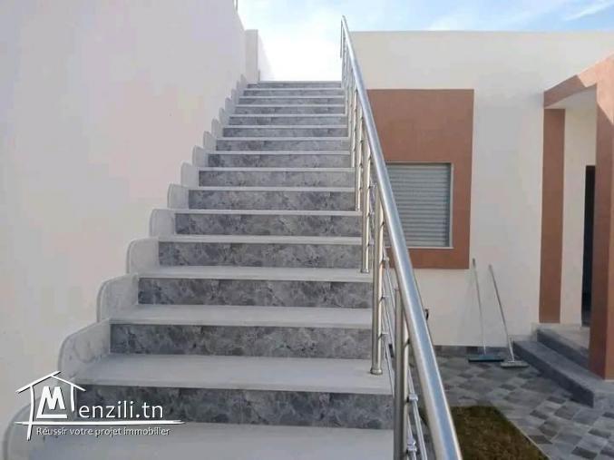 une villa du luxe s+3 à plage El Haouaria