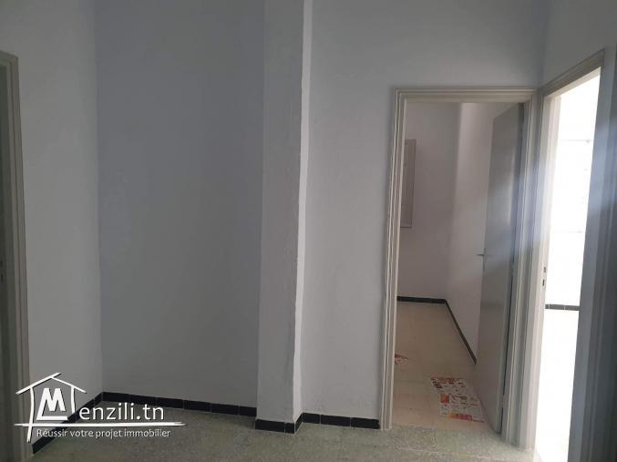 location trés bon emplacement