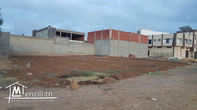 Deux terrains adjacents à vendre