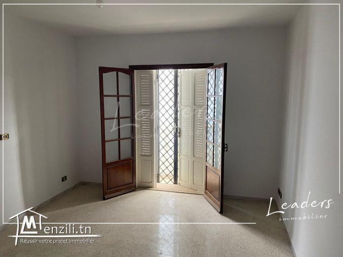À vendre Villa S+4 situé à ENNASR