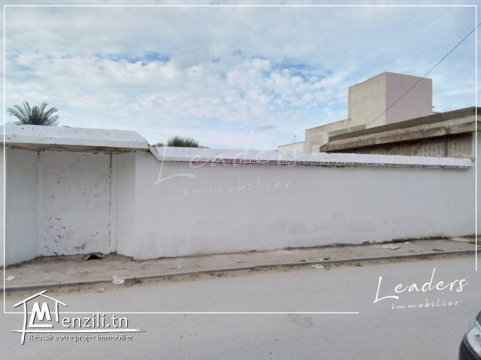 À vendre un terrain constructible situé à BORJ LOUZIR