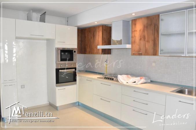 À vendre un appartement S+4 situé à CHOTRANA 2