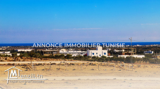 أرض للبيع في الحمامات الجنوبية 500 م² على الطريق