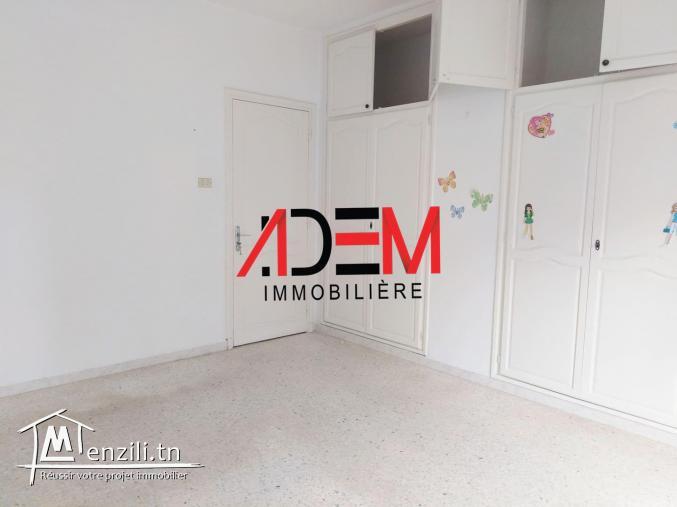 Spacieux étage de villa S4 de 250m² et avec abri voiture