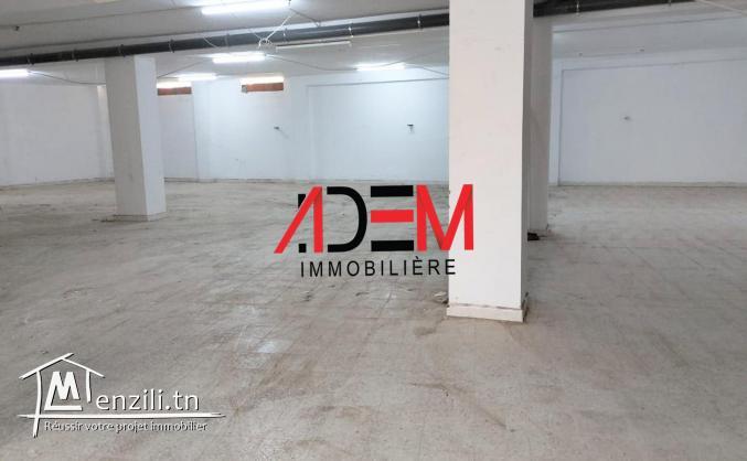 Dépôt de 400m² bien situé à Khzema