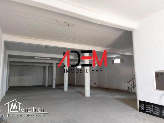 Local de 460m² couvert à Akouda